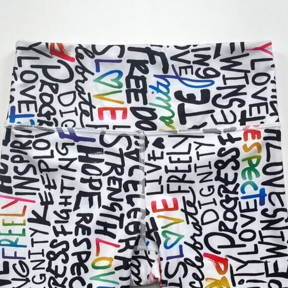 Athleta Elation Train Short PRIDE Print Size Small Bike Cycle Gym Outdoor Studio - Picture 8 of 13